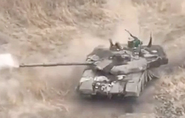 Московитские пропагандисты выдали горящий T-90 за израильский Merkava