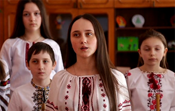 Дети из Украины обратились к своим одногодкам из Беларуси и спели «Купалінку»