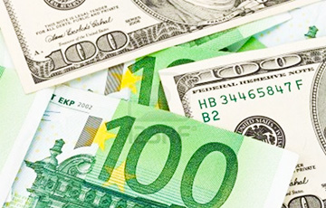 Доллар и евро подорожали на первых торгах недели