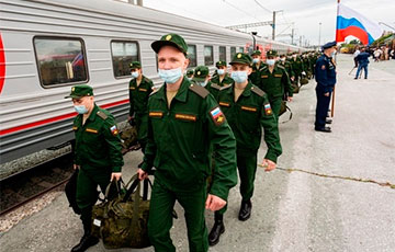 В РФ «мобики» сбежали прямо с поезда, которых вез их на войну