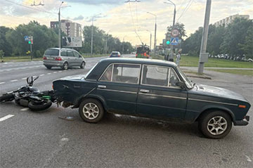 В Гомеле мотоциклист влетел в ВАЗ