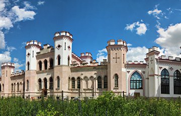 В Беларуси открыли Коссовский дворец с 12 башнями