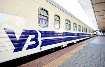 Видеофакт: В Херсон прибыл первый с 24 февраля пассажирский поезд