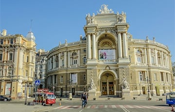 Зеленский перевел Одессу под военное управление