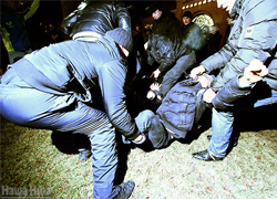Годовщина Площади: Снова брутальный разгон и массовые аресты (Фото, видео)