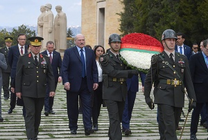 Лукашенко в Анкаре встречал министр сельского хозяйства Турции