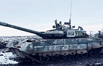 На московитских танках заметили необычные конструкции