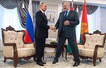 Лукашенко продолжает сдавать Беларусь Путину