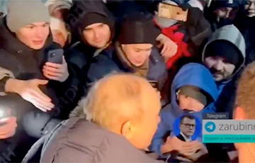 Путин заставил детей пять часов стоять на морозе в ожидании его визита