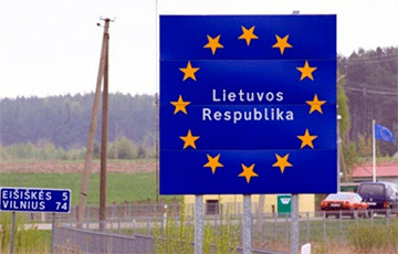 Беларусы сутками стоят на границе с Литвой