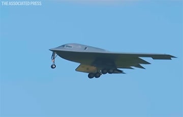 В США показали кадры возвращения стелс-самолетов B-2, сбросивших бомбы на Иран