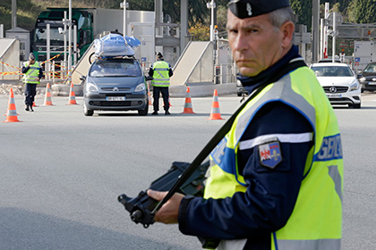 В Греции рассказали о владельце найденного рядом с террористом в Париже паспорта