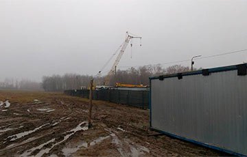 Белорусы требуют остановить строительство аккумуляторного завода под Брестом
