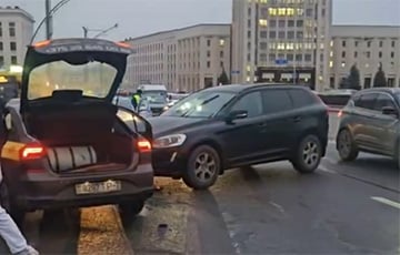 В центре Минска таксист протаранил несколько машин