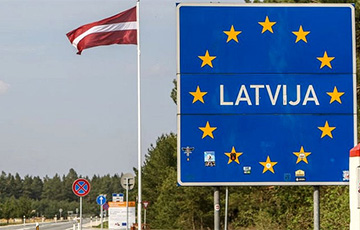 Латвия закрывает границу для авто на беларусских номерах