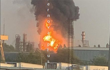 В Краснодарском крае мощно пылает Афипский НПЗ