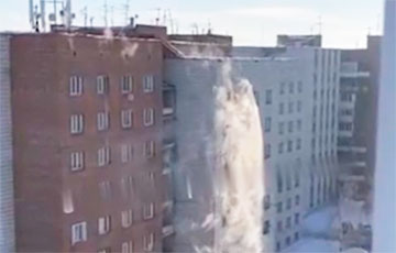В московитском Новосибирске бьет фонтан кипятка высотой в семь этажей