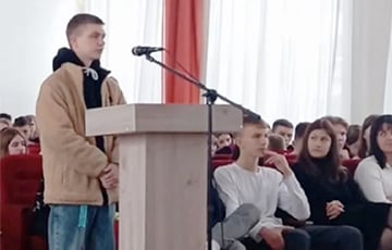 В Барановичах на показательный суд над 20-летним парнем согнали школьников