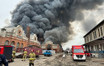 В польском Гданьске горит историческое здание-склад