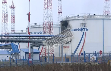Атака беспилотника на нефтебазу возле московитского Орла попала на видео