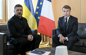 Зеленский прилетел к Макрону