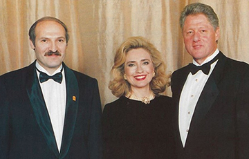 Как Лукашенко к Клинтону в друзья набивался