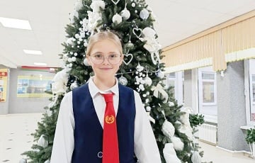 Шестиклассница из Витебска помогла спасти пассажирку во время полета