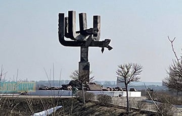 Московитские оккупанты изуродовали мемориал жертв Холокоста под Харьковом