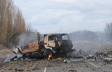 Украинский Генштаб показал, как горит российская техника в Киевской и Черниговской областях