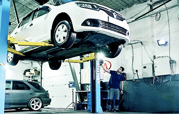 Московиты массово отправляют на ремонт новые автомобили из Китая