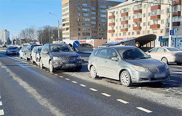 В Минске столкнулись сразу шесть авто