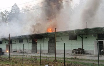 Премьер Чехии убежден в причастности России ко взрывам на складе в Врбетице