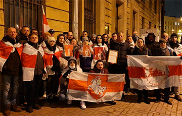 В разных городах мира проходят акции памяти Романа Бондаренко