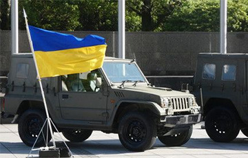 Украина получила от Японии более сотни внедорожников