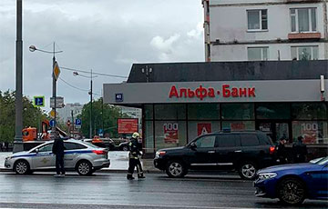 В офисе «Альфа-банка» в Москве мужчина захватил заложников