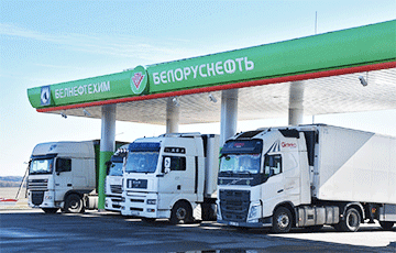 В Беларуси пачками раздают штрафы водителям, отказавшимся заправляться топливом по завышенным ценам