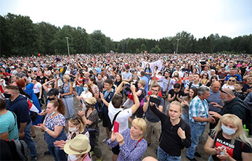 «Немецкая волна»: Атмосфера на митинге в Минске сложилась праздничная