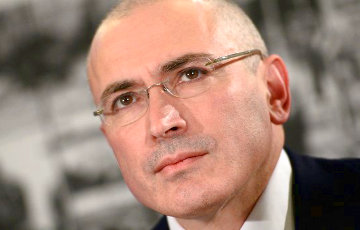 Медведев просто потерял себя в стакане