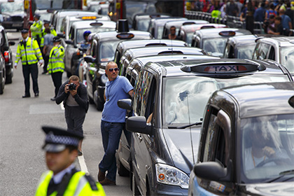 Петицию против запрета Uber в Лондоне подписали полмиллиона человек