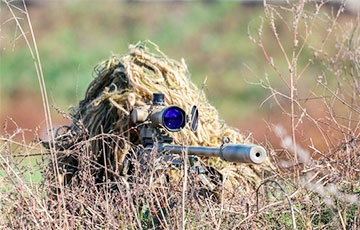 Украинский снайпер точным выстрелом ликвидировал оккупанта