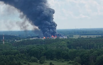 В Польше случился масштабный пожар на заводе по производству аэрозолей