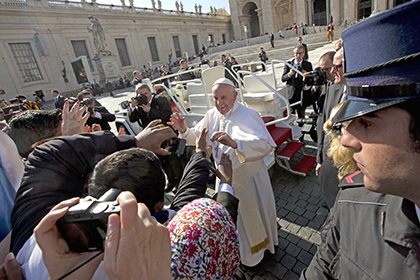 Папа Римский рассказал бомжам о детском желании стать мясником