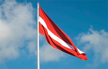 Латвия закрывает небо на границе с Беларусью