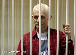 Алеся Беляцкого перевели в Жодинскую тюрьму