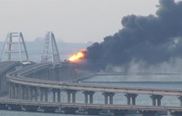 Крымский мост обрушился после взрыва на нем