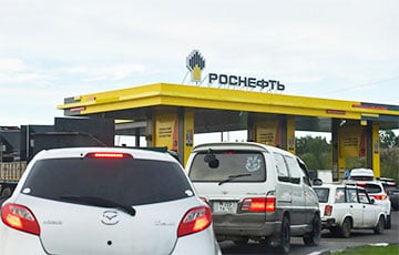 В РФ начали отпускать топливо по талонам: появились фотодоказательства