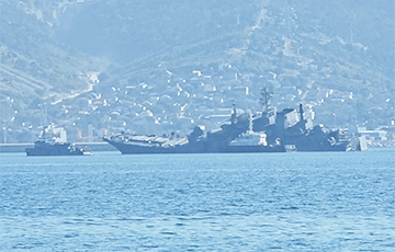 В порту Новомосковитска тонет большой десантный корабль РФ «Оленегорский горняк»