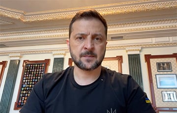 Зеленский: Украина максимально увеличивает выпуск дронов