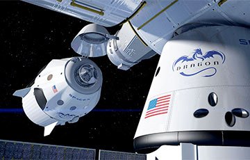Астронавты первой миссии SpaceX к МКС успешно вернулись на Землю: онлайн-трансляция