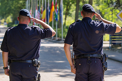 Голландским военным запретили носить форму в общественном транспорте